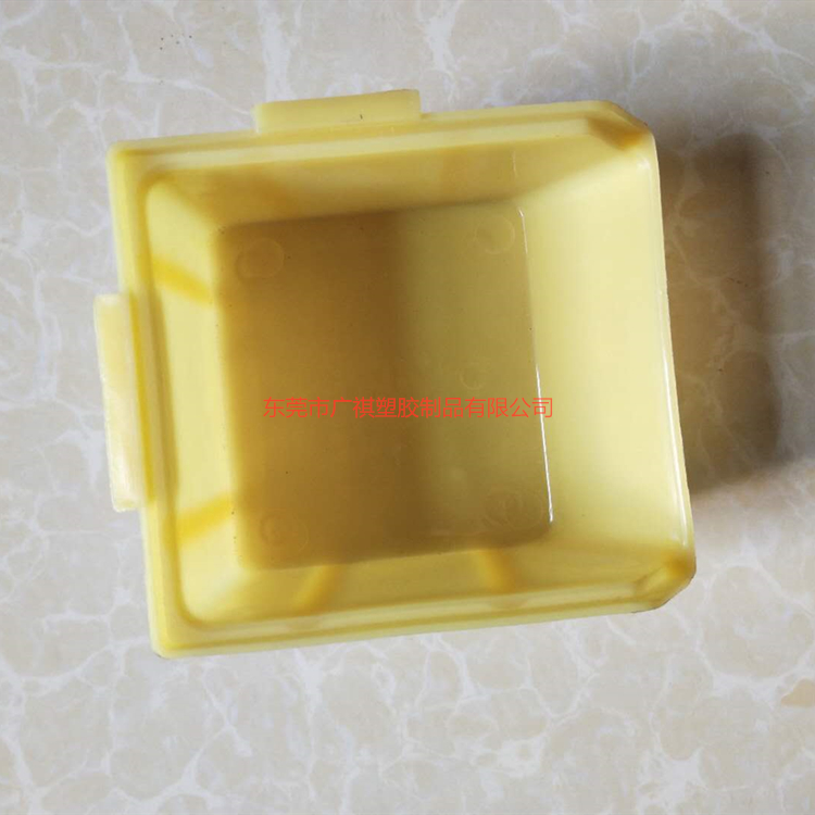 塑膠卡板,塑料棧板廠家,塑料托盤,塑料裝轉箱,物流（liú）箱,零件盒,斜（xié）口（kǒu）箱,廣（guǎng）祺塑膠