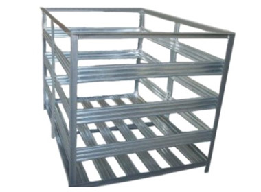 金（jīn）屬（shǔ）卡板（bǎn）